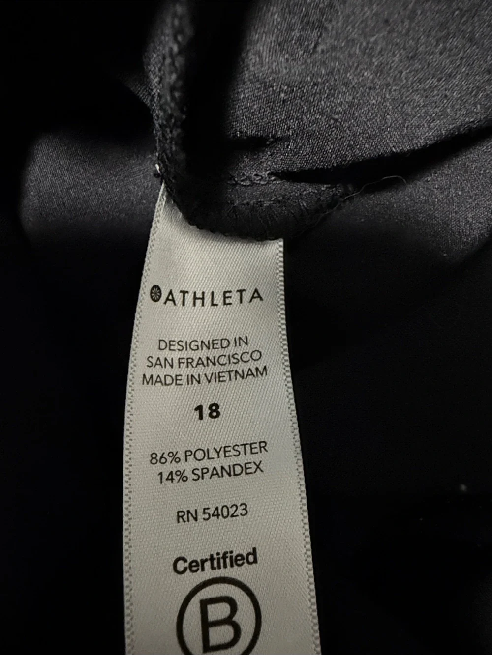 ATHLETA Brooklyn Wide Leg Crop Pant Black sz 18 LIKE NEW Ins 23”ElasticBackWaist - Picture 10 of 10